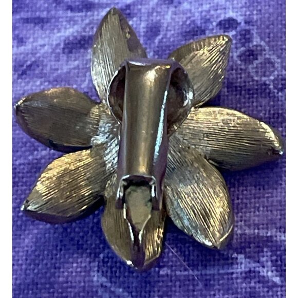 Kramer Blue Enamel Gold Tone Flower Brooch Pin Faux Pearl Clip On Earrings - Picture 11 of 11